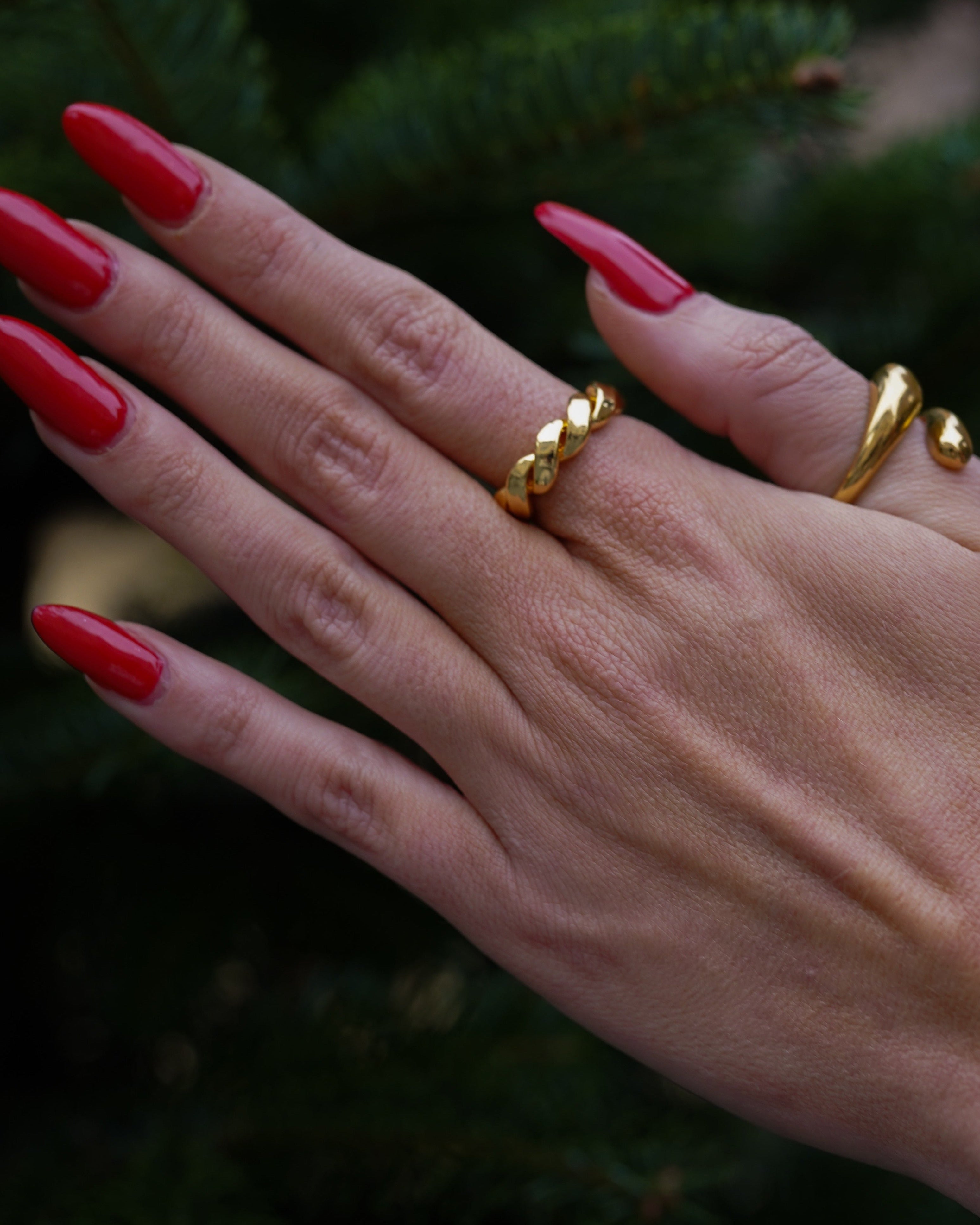 Hugs Ring