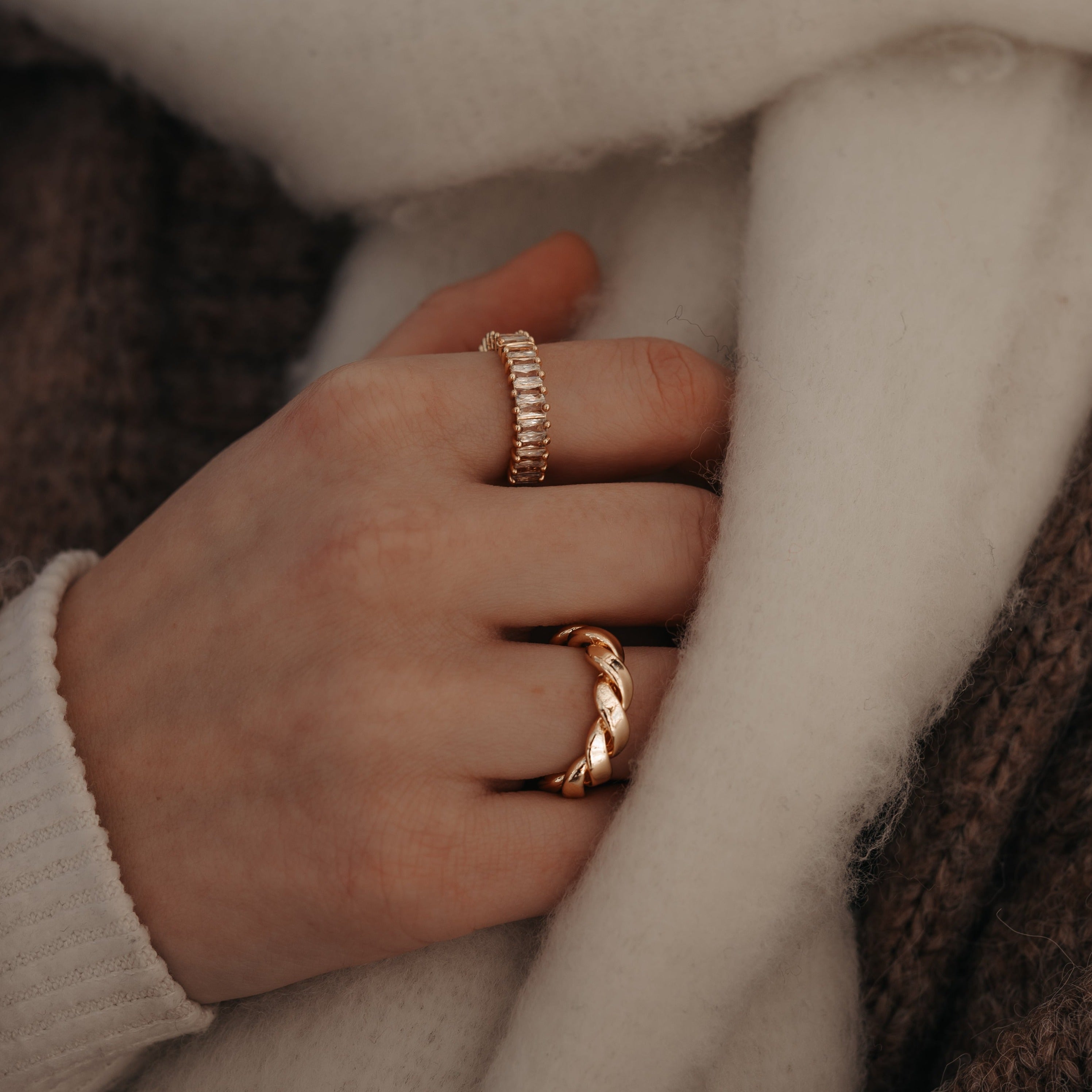 Twist Ring